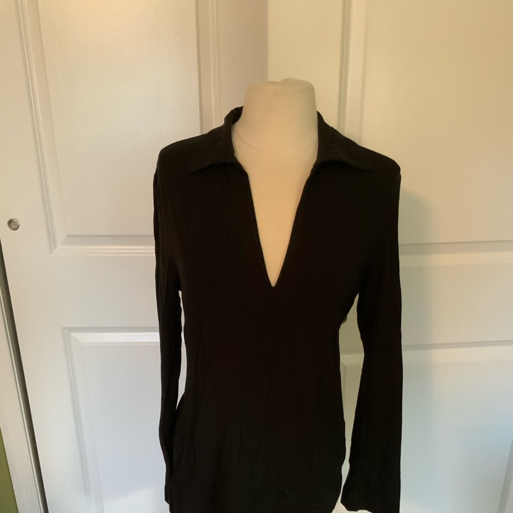 NYC Black V-neck